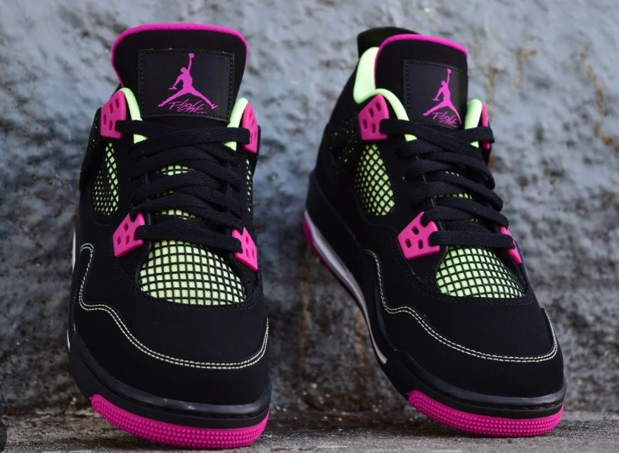 Jordan Scarpe da donna: Jordan 4 Retro Fuschia – Nuovo e nell'imballaggio originale da Bülach venduto da Zaimania 1
