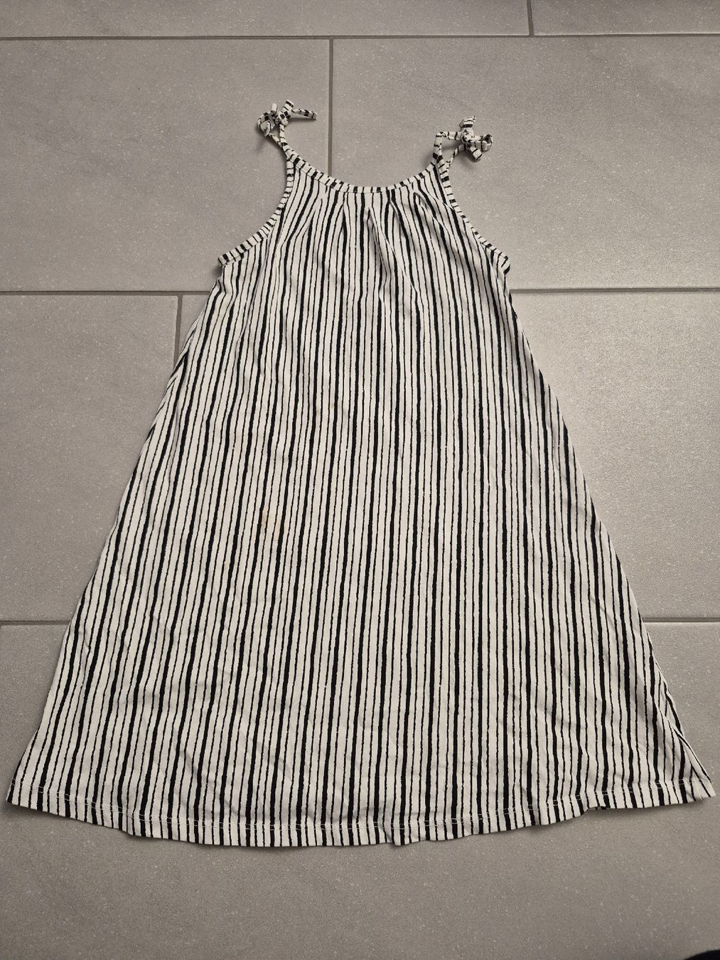 C&A Vestiti & Gonne: Kleid, Gr. 128, wie neu!!! – Usato da Ellikon an der Thur venduto da nicibaur