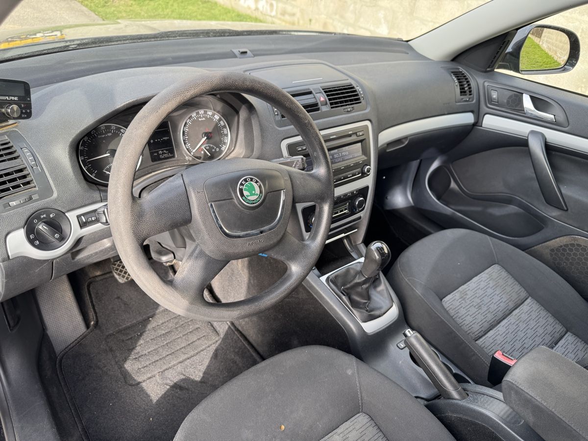 Skoda Automobili: SKODA Octavia Combi 1.6 TDI Ambiente – Usato da Oberentfelden venduto da Blackrose75 5