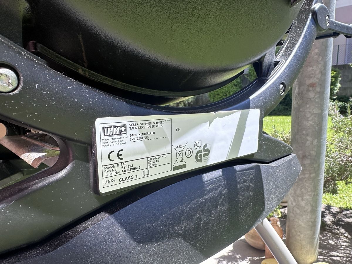 Griglie: Weber Q140 Electric Grill mit Stand – Usato da St. Gallen venduto da tirke 3
