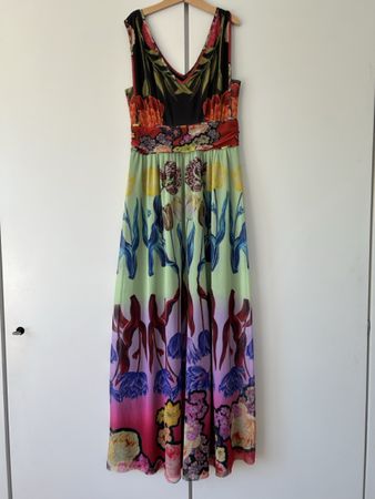 Sommerliches Maxikleid mit Blumenmuster, Grösse M, neuwertig