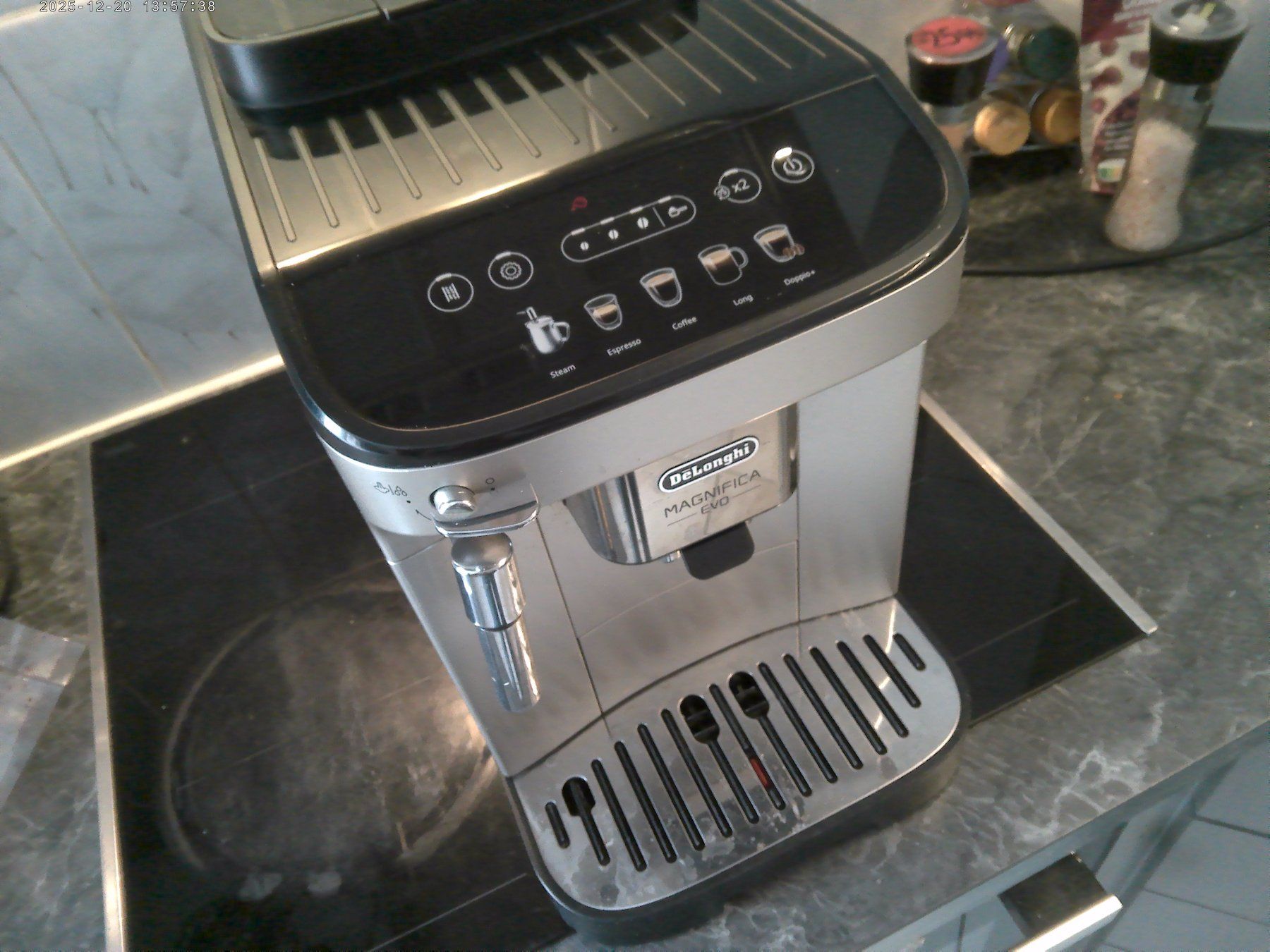 De'Longhi Macchine per caffè & Macchine per espresso: Delongi Magnifica – Usato da Balsthal venduto da Subaru11