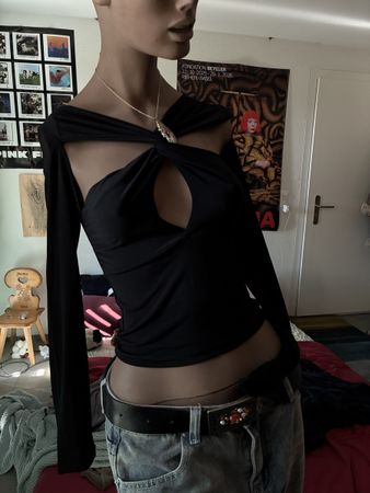 Schwarzes Top