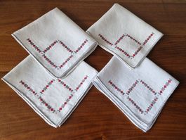 4 Leinenservietten mit Stickerei