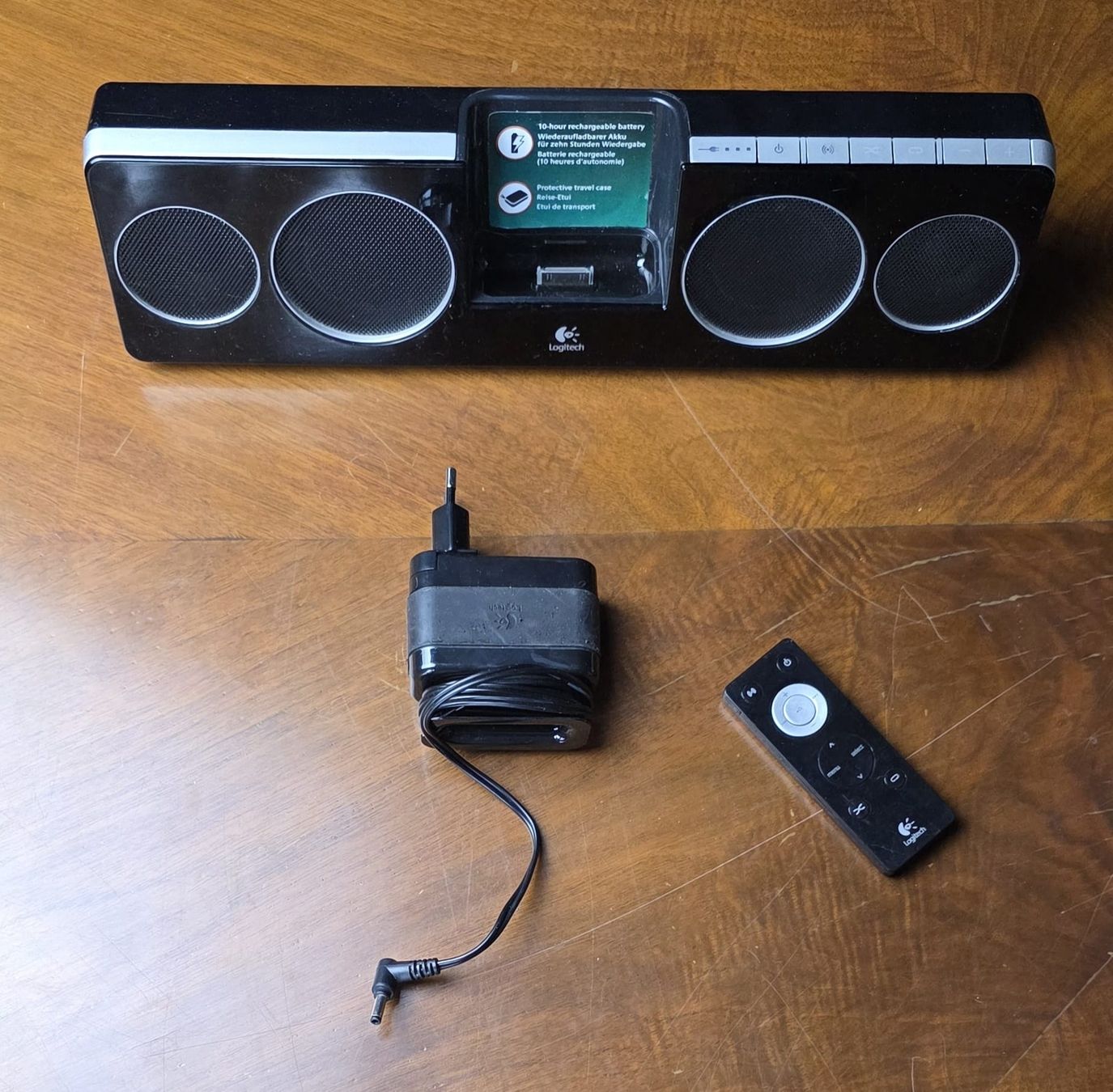 Logitech Lautsprecher: Lautsprecher-Dockingstation ipod oder aux – Gebraucht aus Umiken von Mr0o0ME