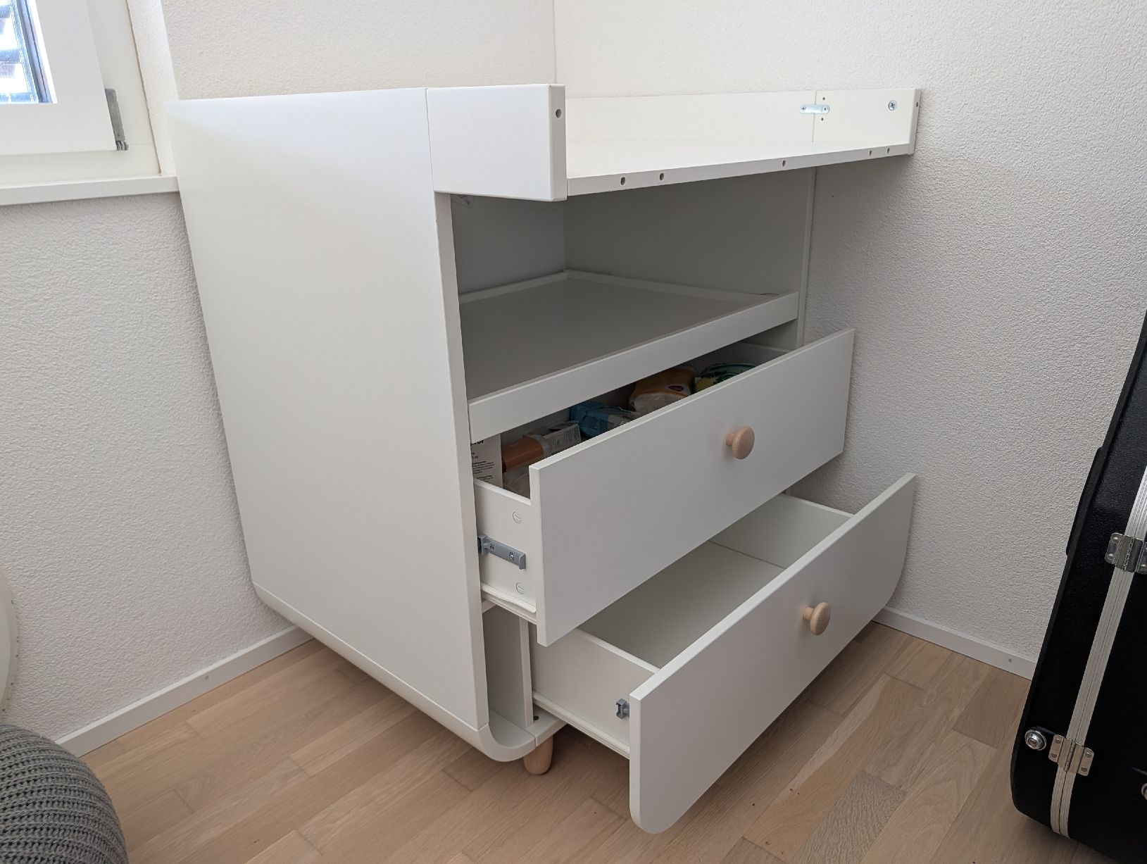 Ikea Schminktische: IKEA MYLLRA changing table with drawers  – Gebraucht aus Zürich von Vassap 2
