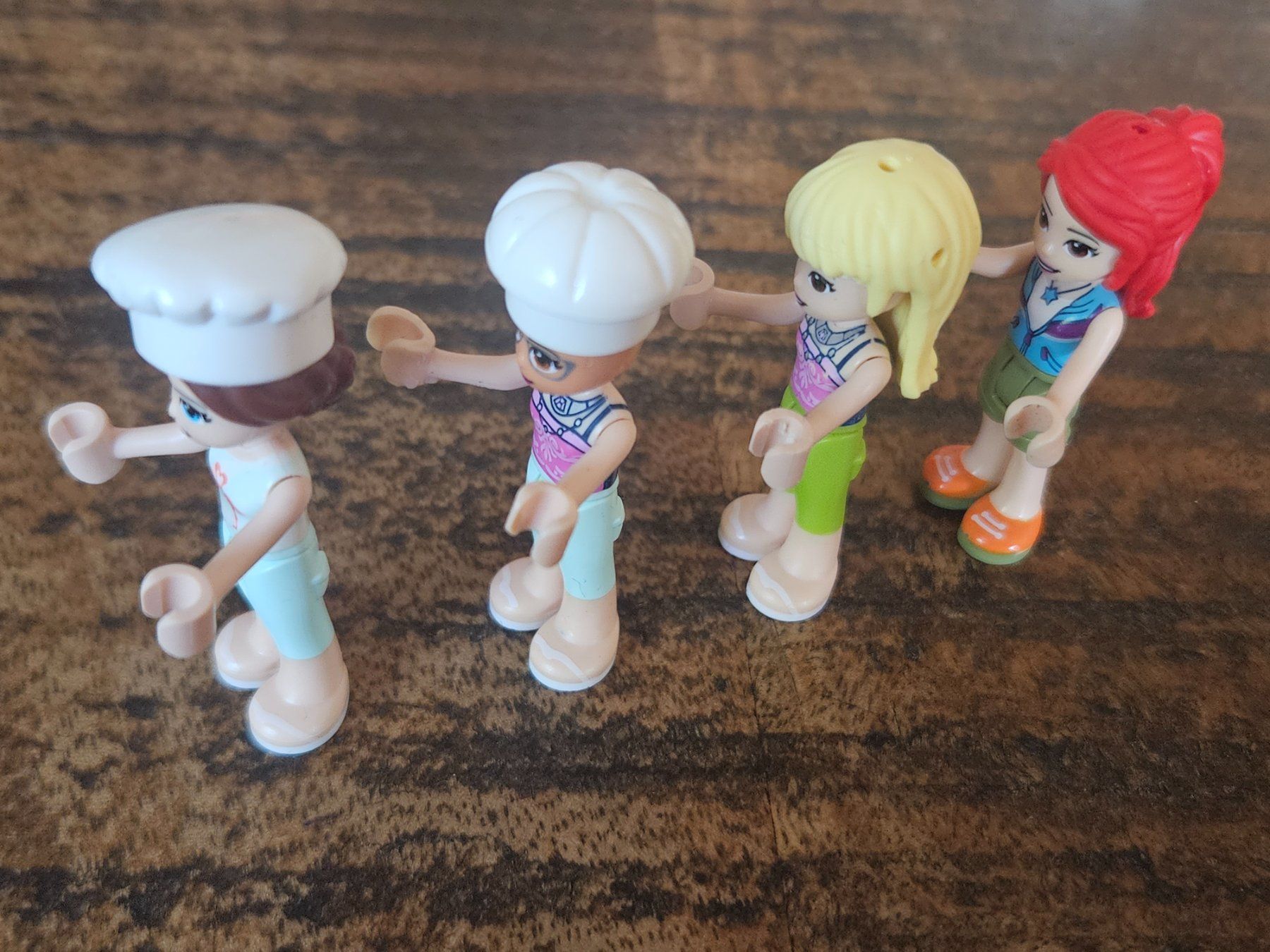 Lego Kit di costruzioni: lego friends lot de 4 figurines – Usato da Confignon venduto da Ecrofigs 2