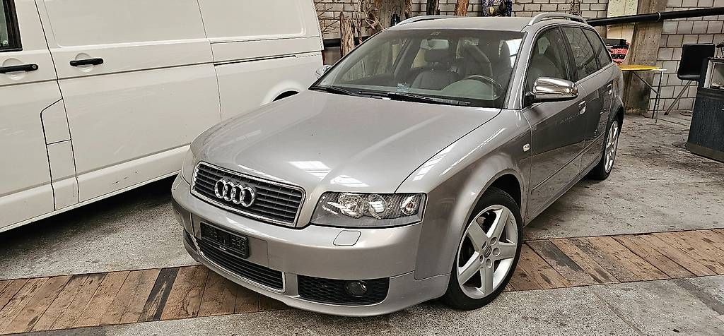 Audi Automobili: Audi A4 Avant – Usato da Ringgenberg BE venduto da Yamaha1989