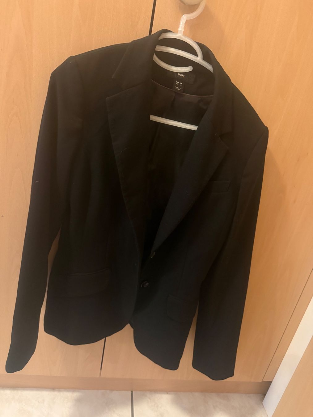 H&M Giacche: Blazer noir taille 36 – Usato da Neuchâtel venduto da val_8m6k