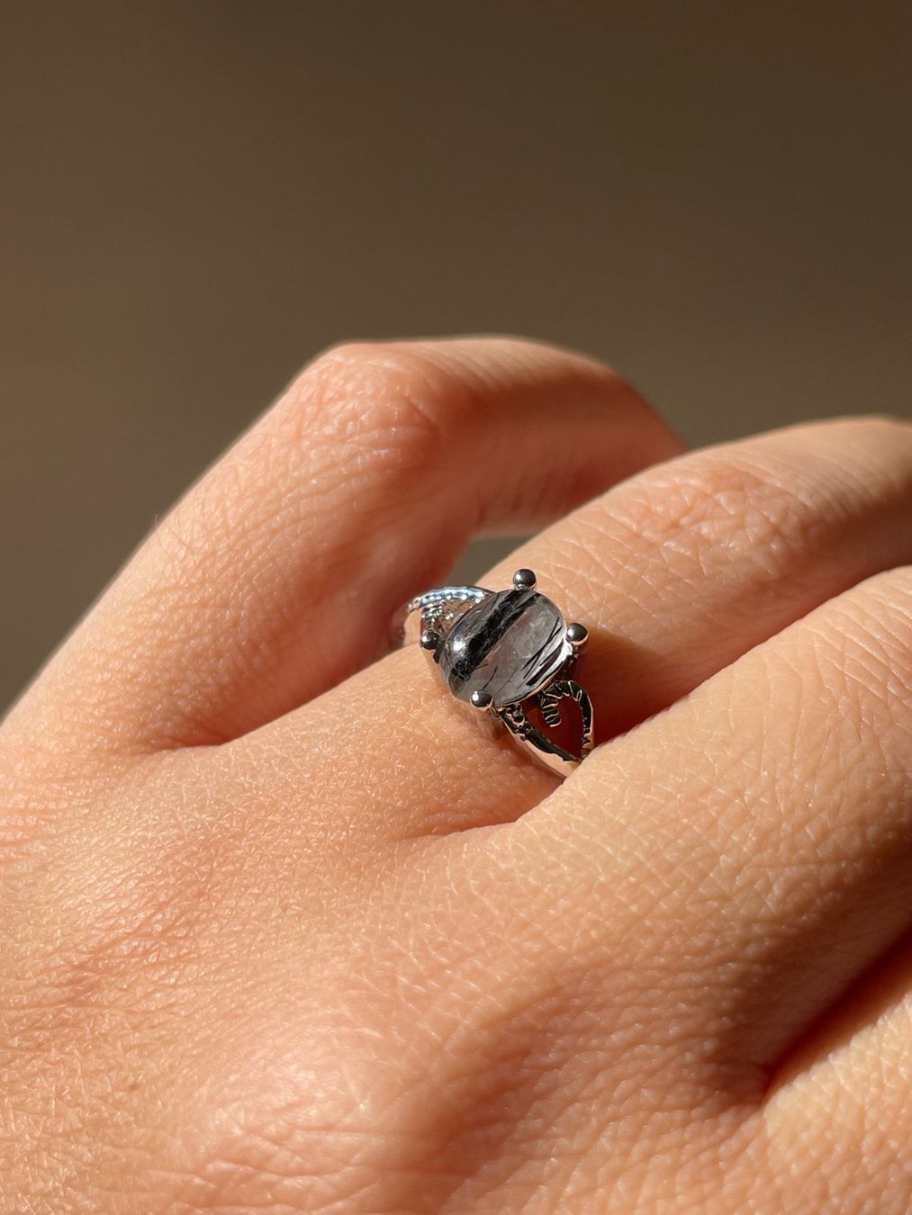 Anelli: 100 % echter schwarzer Rutilquarz-Ring – Edelsteinring. – Nuovo e nell'imballaggio originale da Schiers venduto da sisikristall 2