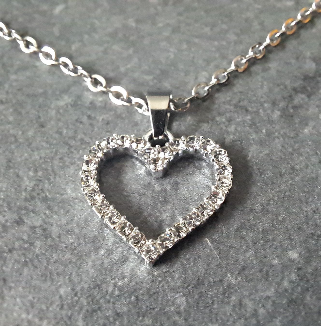 Catenine: Collier avec pendentif cœur – Nuovo e nell'imballaggio originale da St-Imier venduto da supernova21