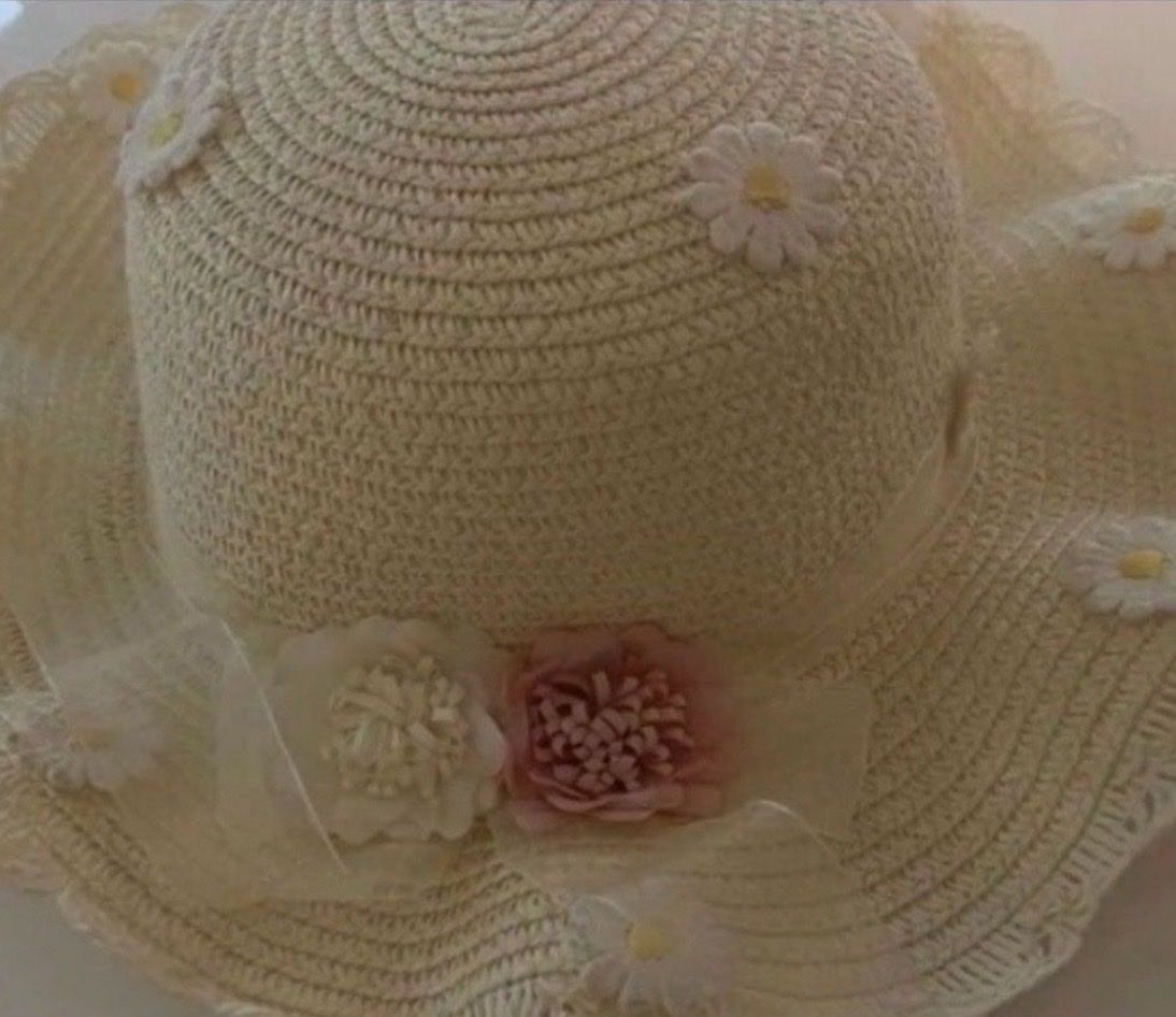 Altro abbigliamento per bambino: Strohhut mit Blumen und Band Grösse 52 – Nuovo (secondo la descrizione) da Freidorf TG venduto da nad_fxh7
