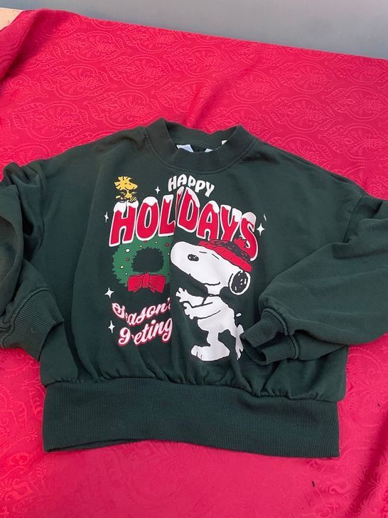 Pullover & Sweatshirts: Mädchen Pullover Snoopy Weihnachten 134/140 – Gebraucht aus Bergdietikon von antovale
