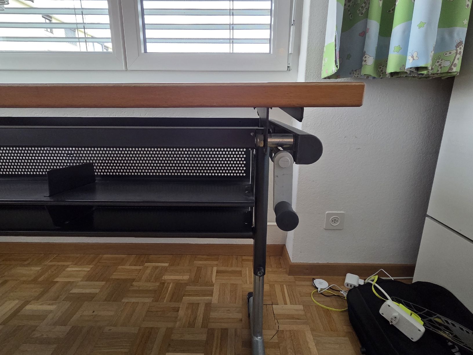 Embru Scrivanie: Embru Pult verstellbar – Usato da Rapperswil SG venduto da Bierla 2