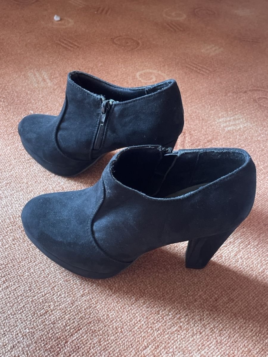 Rainbow Scarpe da donna: Schwarze Stiefeletten Gr. 38 – Nuovo (secondo la descrizione) da Goldingen venduto da FirebirdLady92