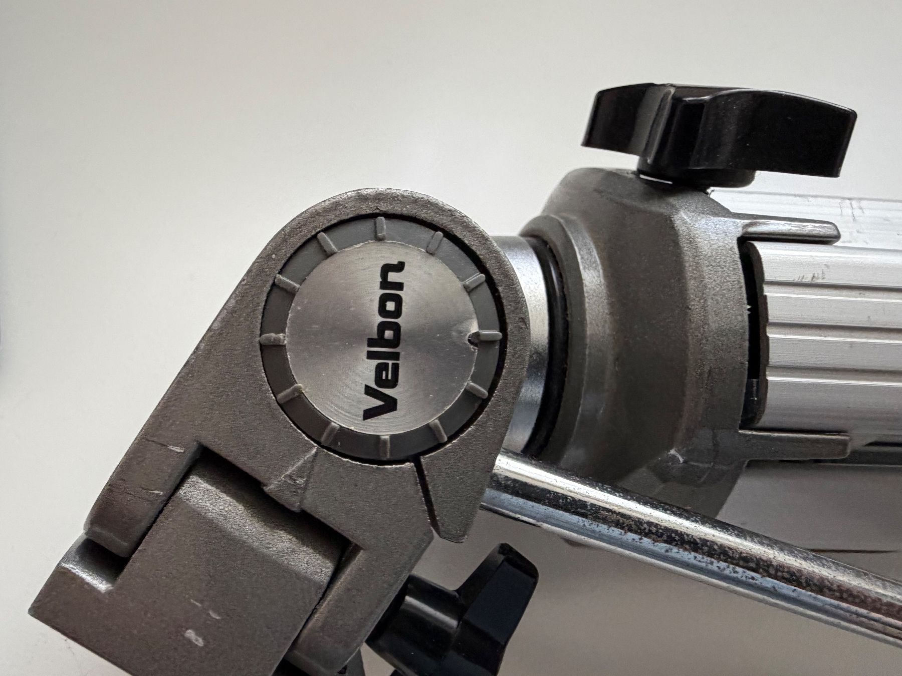 Velbon Stative & Köpfe: Velbon HG-4 Stativ / Kamerastativ – Gebraucht aus Duggingen von Ysvogel 3
