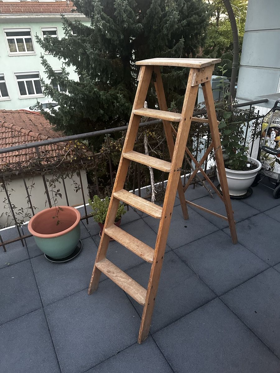 Leitern: Holz-Stehleiter – Gebraucht aus Biel/Bienne von Violetbutterfly