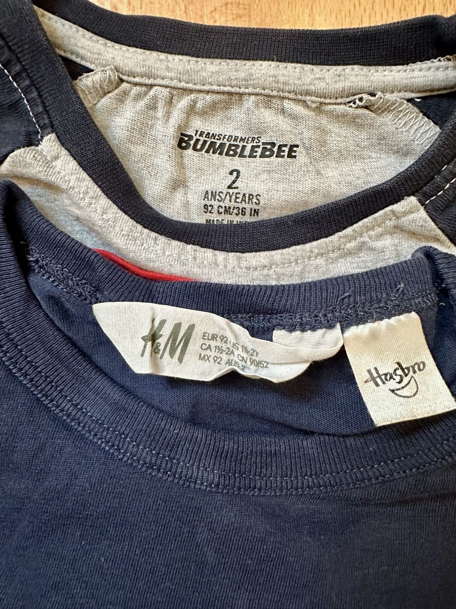 Kleiderpakete & -sets: T-shirts (2x) Transformers taille 92 – Gebraucht aus Genève von Mag84 3