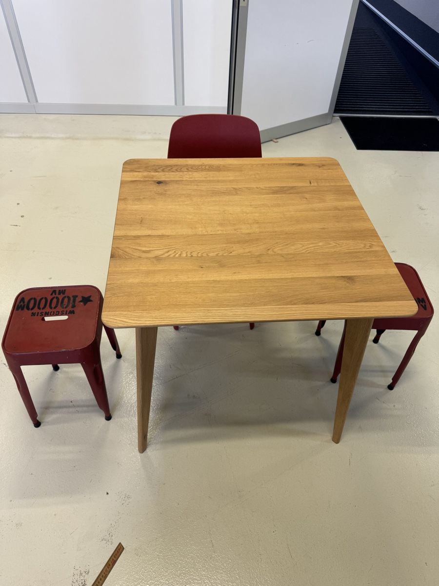 Ikea Set di tavolo e panche: Tisch Eiche mit 1 Stuhl und 2 Hockern ab 1.- – Usato da Zuchwil venduto da Bluejay79