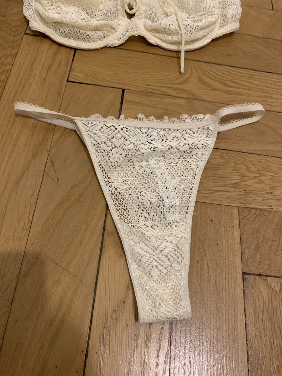 Tezenis Altra biancheria intima: Ensemble en dentelle jaune beurre tezenis  – Nuovo e nell'imballaggio originale da Genève venduto da rez_c6c6 2