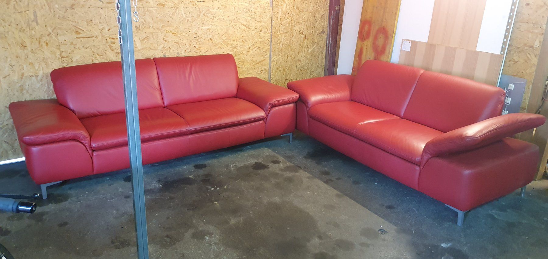 Sofas: 2 rote Ledersofas – Gebraucht aus Oberrieden von Kevin34 1