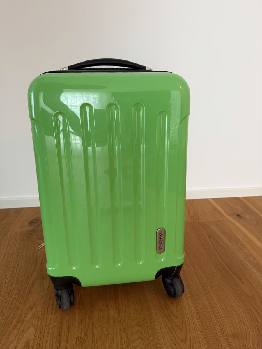 Reisekoffer: Kleiner Koffer – Gebraucht aus Seewen SZ von Missholdi