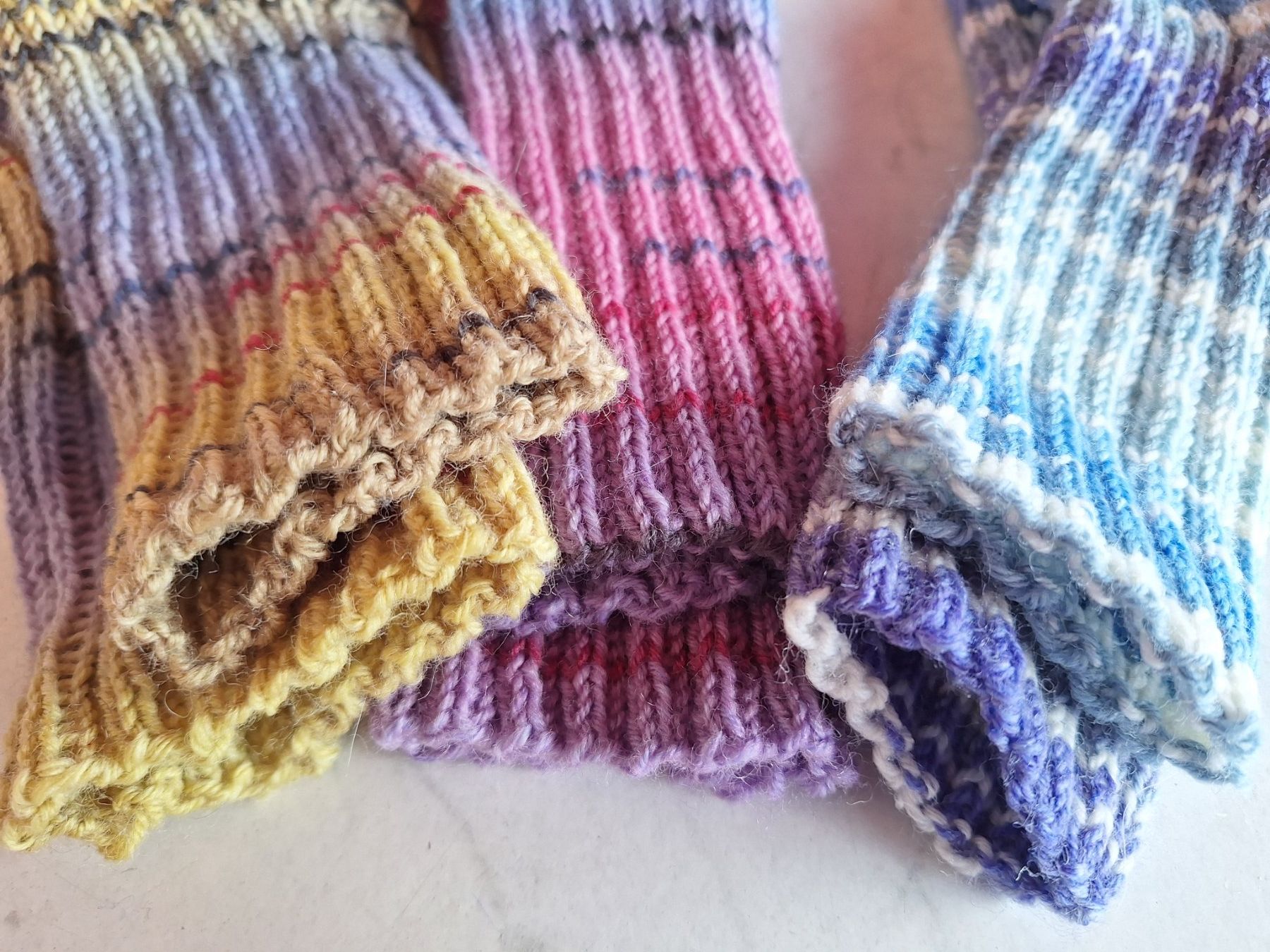 Calze per bambini: 3 PAAR SOCKEN HANDGESTRICKT - GR 36 – Nuovo (secondo la descrizione) da Huttwil venduto da Kunterbuntli 3