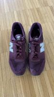 Dunkelrote New Balance Schuhe Gr. 43