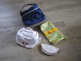 4 x Trousses de voyage - Necessaires - Davon 1 Valombreuse