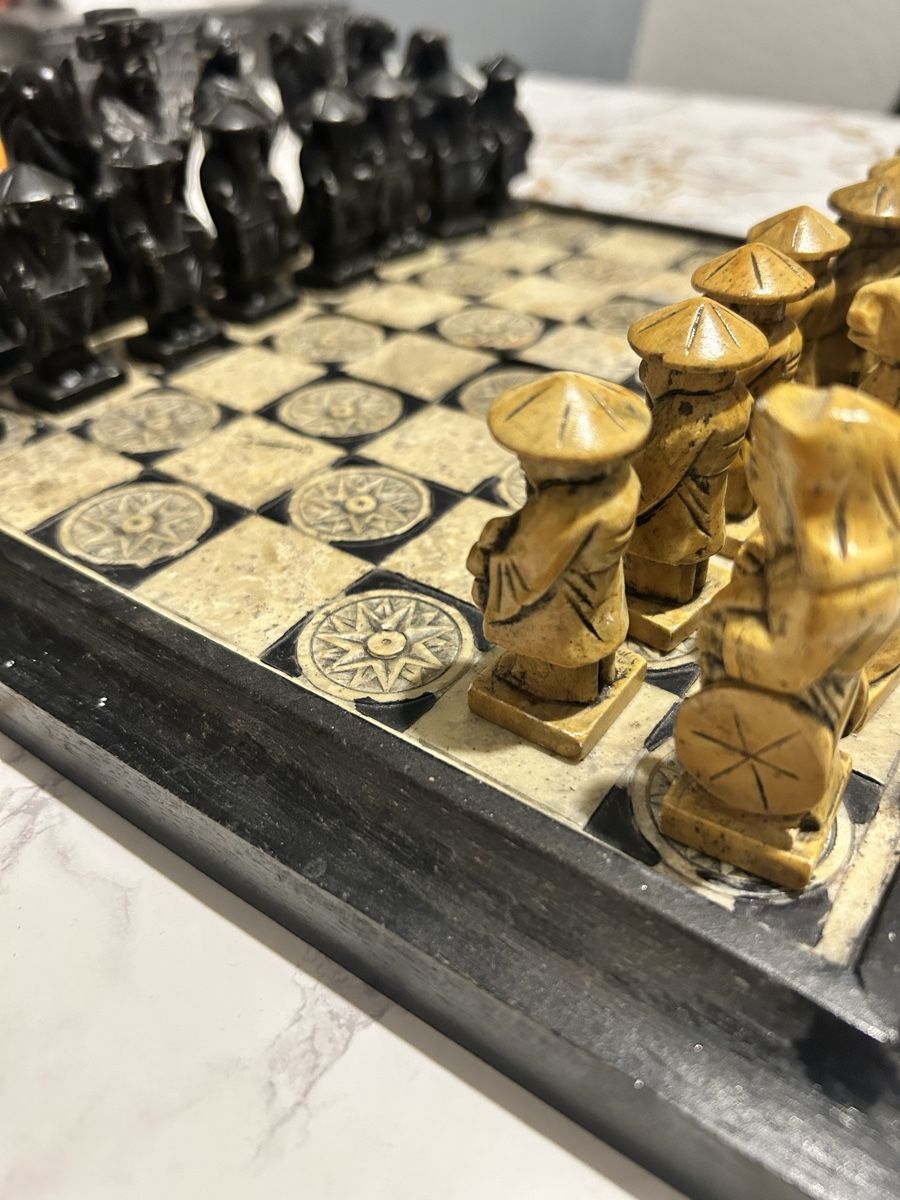 Giochi: Altes Chinesisches handgefertigtes Schachspiel – Usato da Oftringen venduto da Michaels011 1