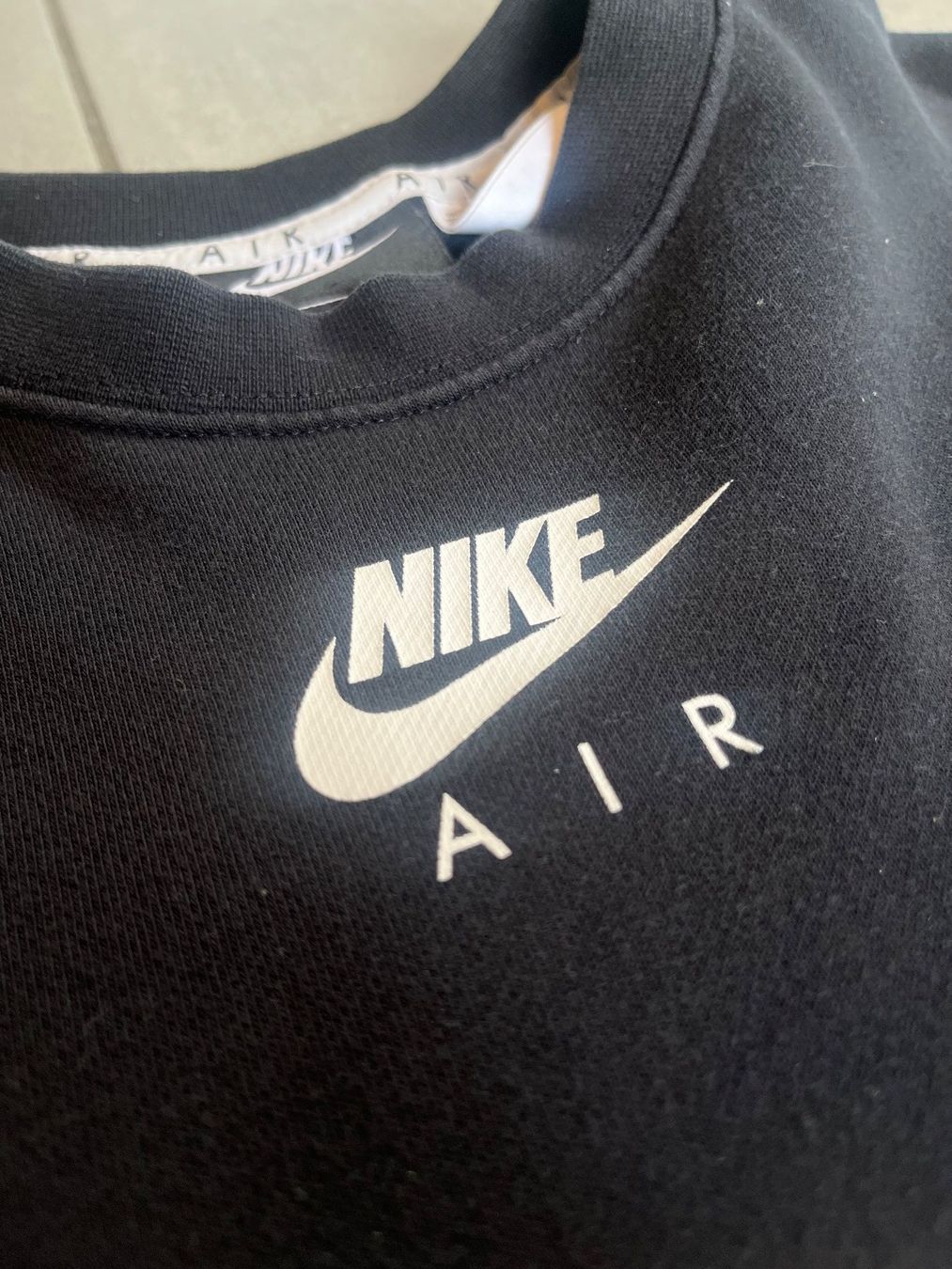 Nike Pullover & Sweatshirts: Schwarzer Nike Pullover – Gebraucht aus Rebstein von Raisinjosy 2