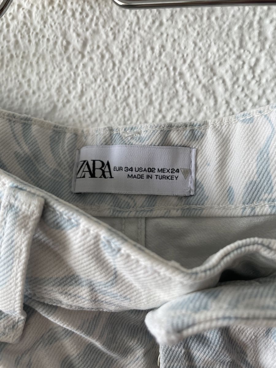 Zara Pantaloni: Swirly shorts – Usato da Uster venduto da emm_px8k 3