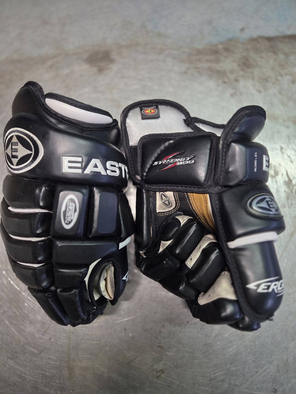 Altri accessori da uomo: Eishockeyhandschuhe – Usato da Maienfeld venduto da Andyr44 1