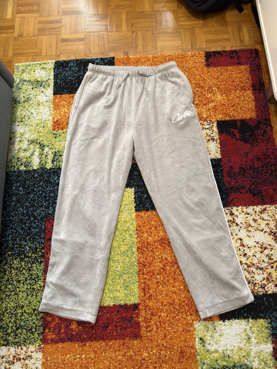Corteiz Pantaloni: Corteiz VVS bottom – Usato da Yverdon-Les-Bains venduto da fir_7srk