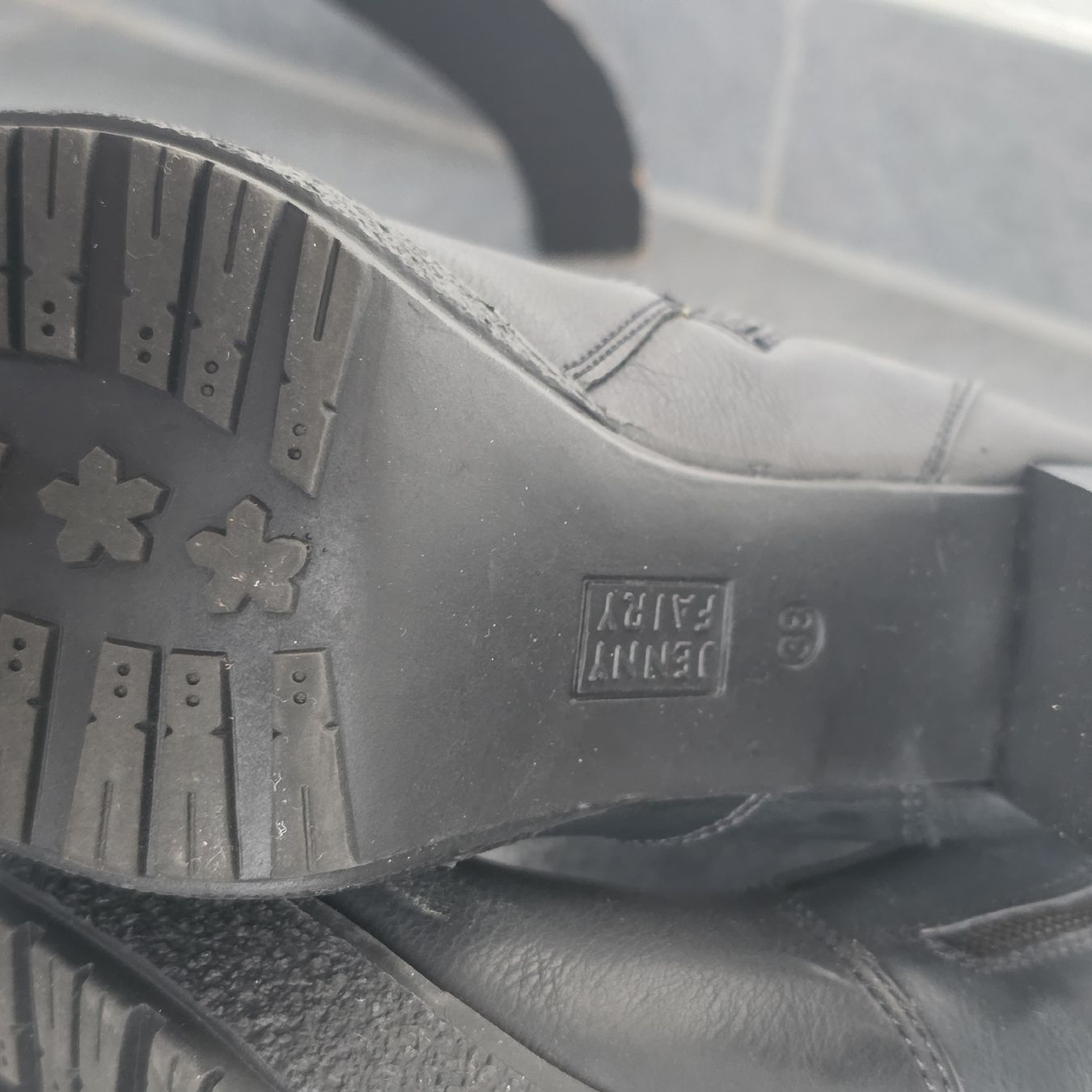 Scarpe da donna: Stiefeletten Damen schwarz Grösse 39  – Usato da Rheinsulz venduto da Gilea 5