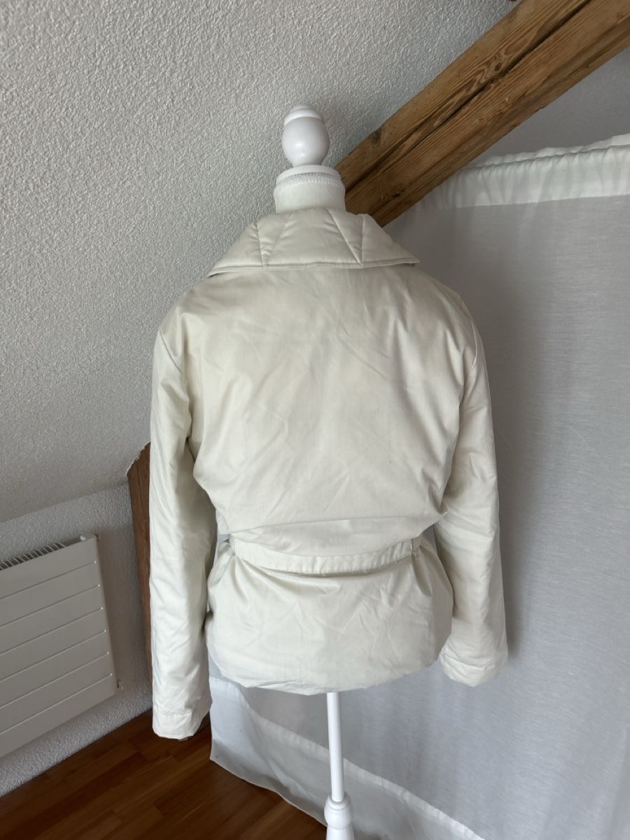 Lacoste Giacche: Lacoste Steppjacke weiss Grösse 38 – Usato da Kirchdorf BE venduto da Stella130 6