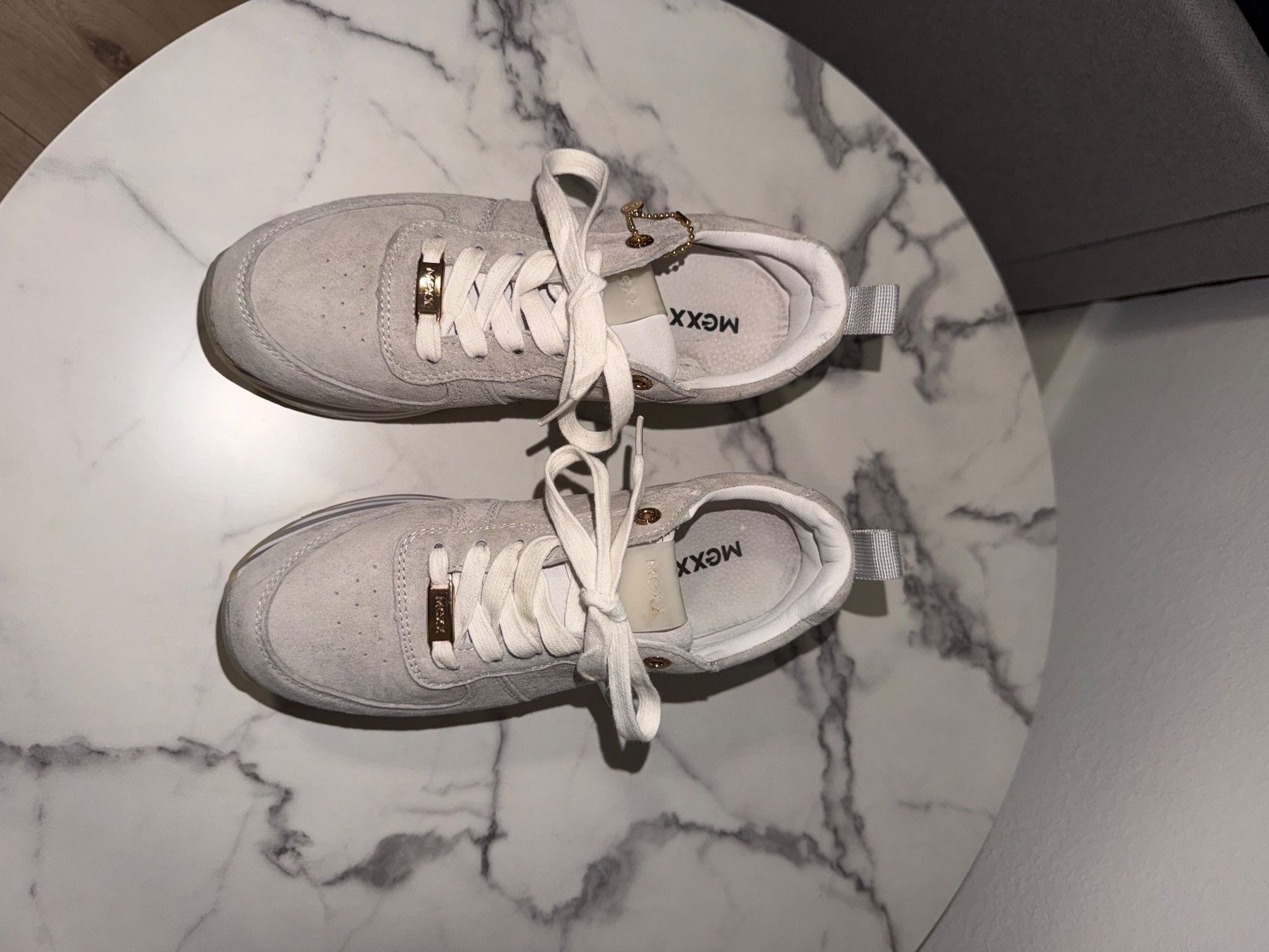 Mexx Scarpe da donna: hellgraue Wildleder-Sneaker von Mexx – Usato da Ittigen venduto da zaf_6sy9 4