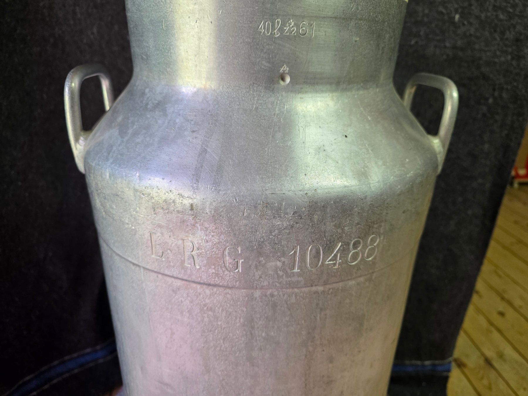 Alle Dekorationen: Boille 40 l – Gebraucht aus La Croix-de-Rozon von christian160459 1