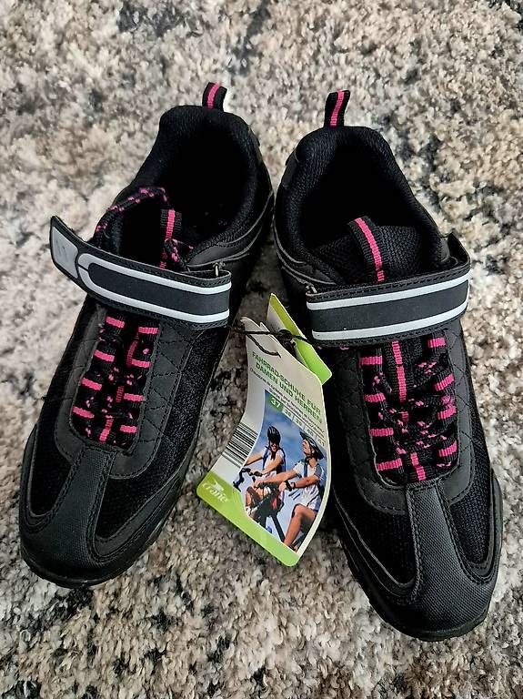 Scarpe da donna: Scarpe da bicicletta per donna  – Usato da Giubiasco venduto da vdv_9z9n