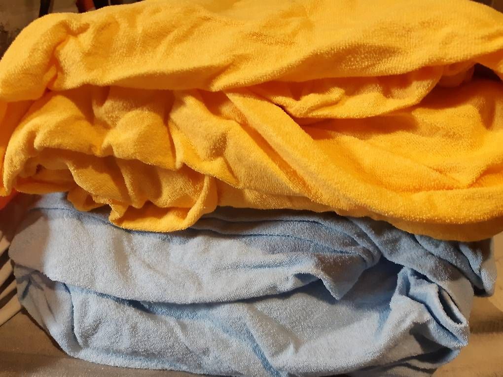 Bettwäsche: 8 Fixleintücher 4 Frotte & 4 Normale – Gebraucht aus Studen SZ von Kbybrig 2