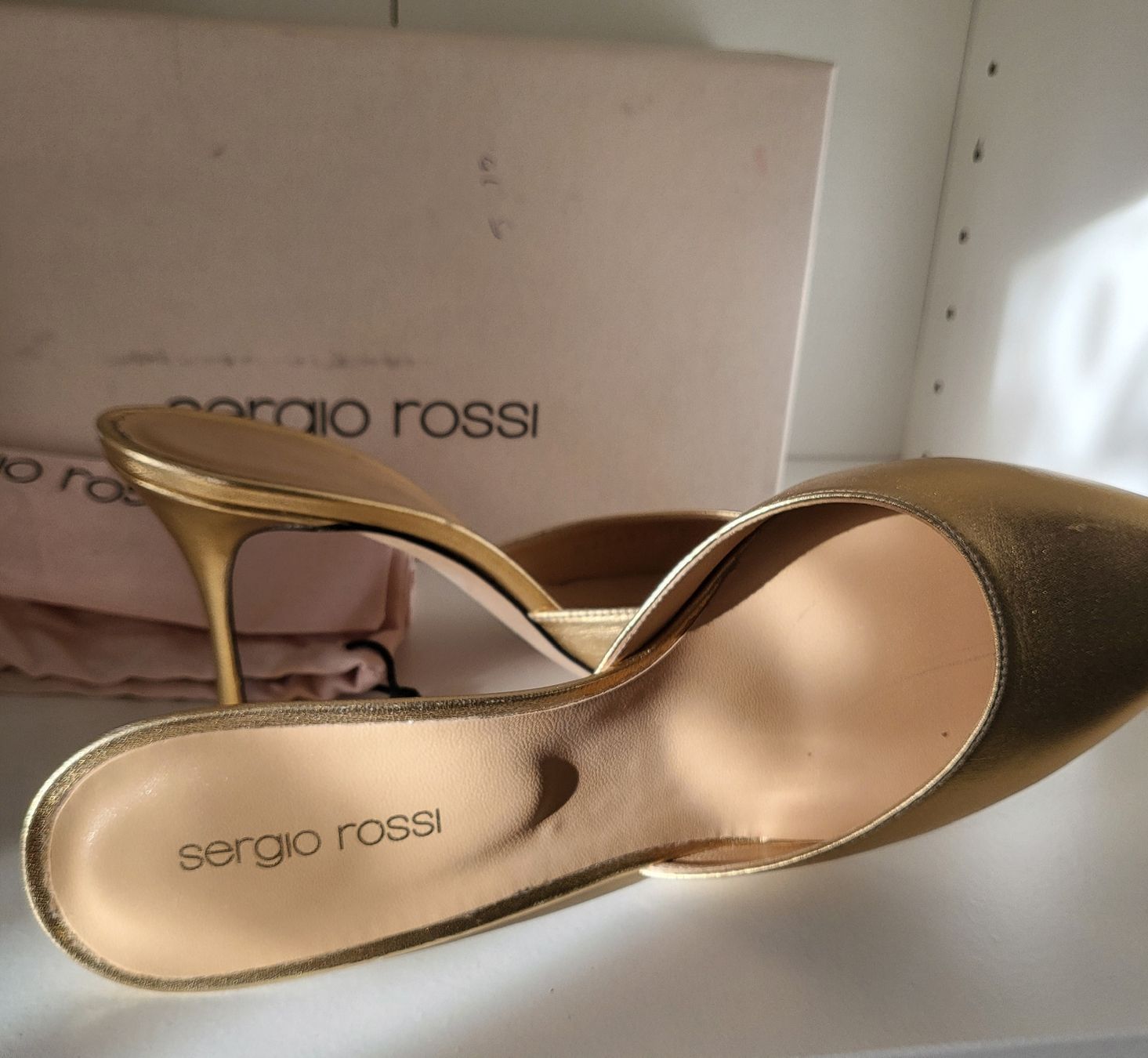 Sergio Rossi Scarpe da donna: Sergio Rossi Gold Leather Mules Size 40 – Usato da Sarmenstorf venduto da zuz_q5kq 3