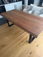 Esstisch Nussbaum mit Metallgestell 180cm x 100cm