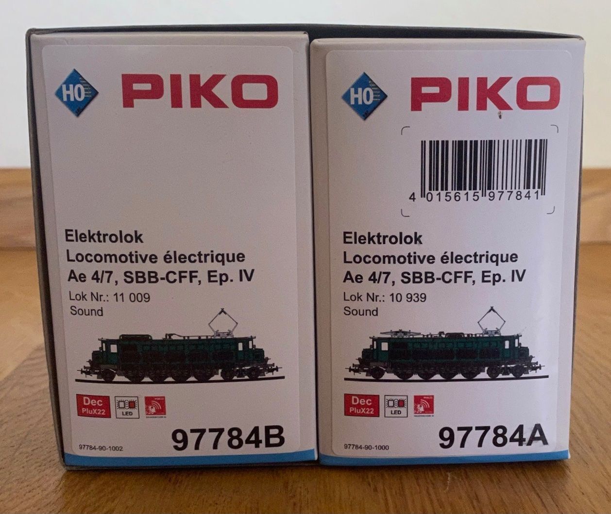Piko Modellini di ferrovie: Piko SBB Ae 4/7 Doppelpack – Nuovo e nell'imballaggio originale da Riehen venduto da ambriarni 9
