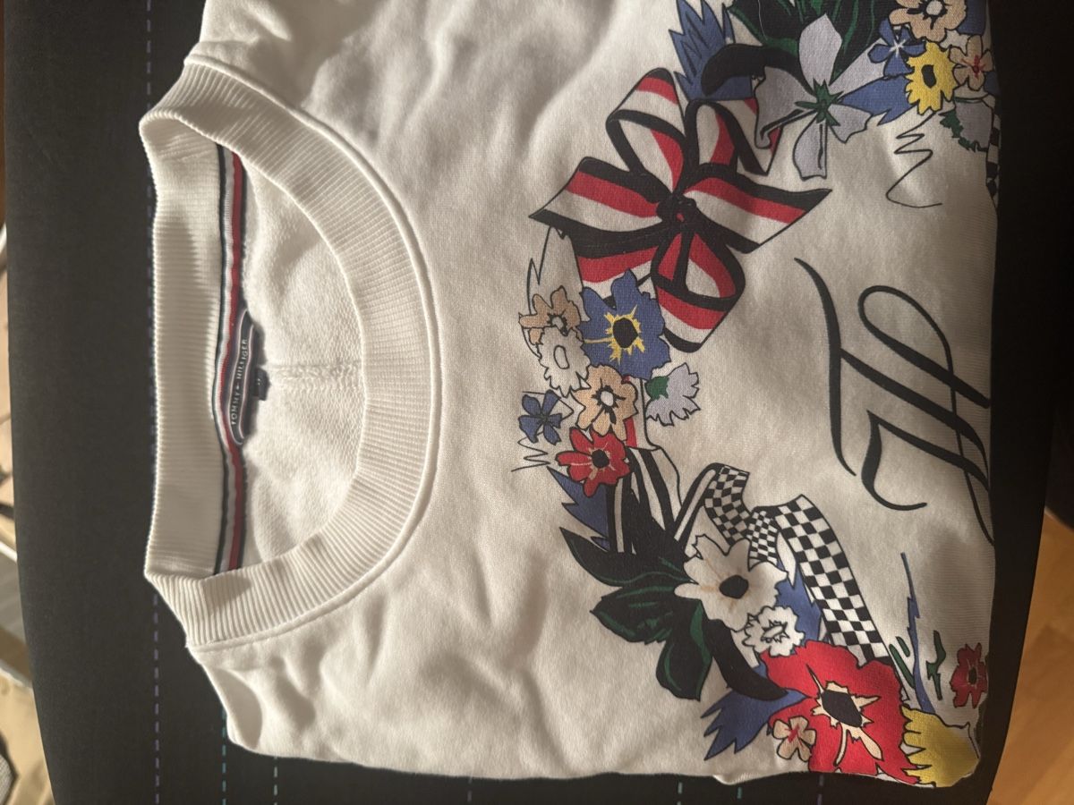 Tommy Hilfiger Pullover & Sweatshirts: Tommy Hilfiger Pullover weiss Blumenmuster Grösse M – Gebraucht aus Zürich von mir_7mpq 1