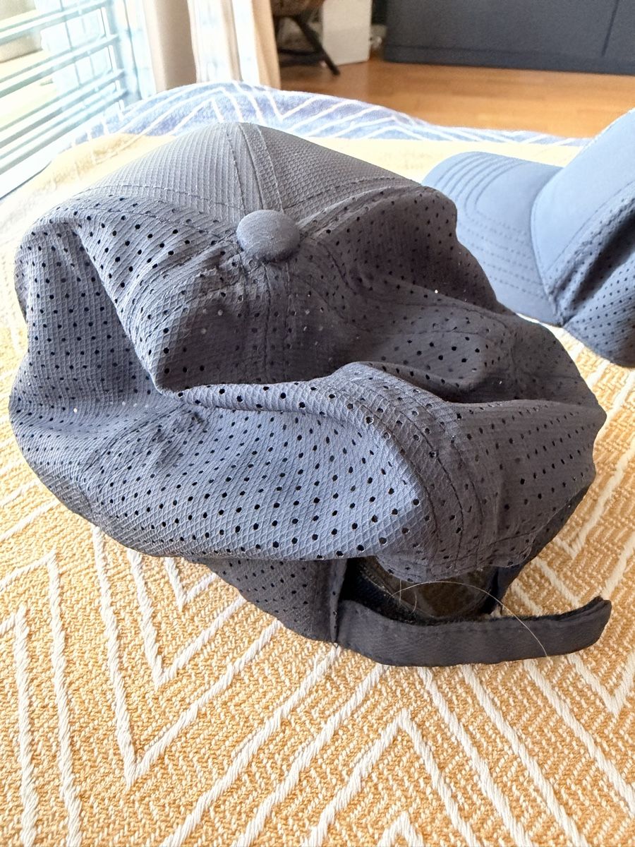 Sonstige Damenmode: Kappe Chervo dunkelblau – Gebraucht aus Sursee von ste_zr96 2