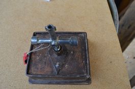 Antikes Wandtresor für Schlüssel