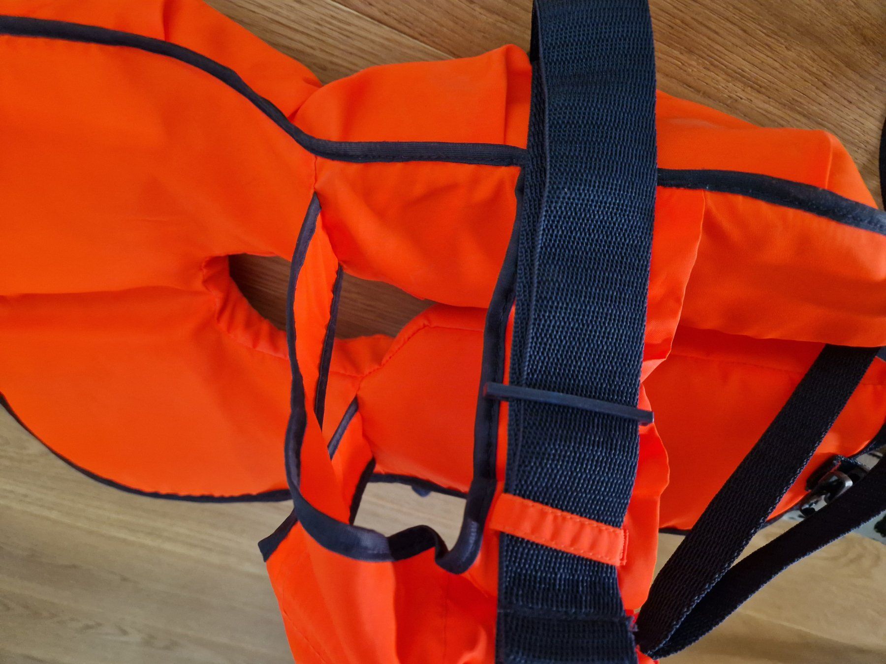 Helly Hansen Gilets de sauvetage: Rettungsweste Helly Hansen 10-25 Kg – D'occasion à Davos-Dorf par Bpelikan 2