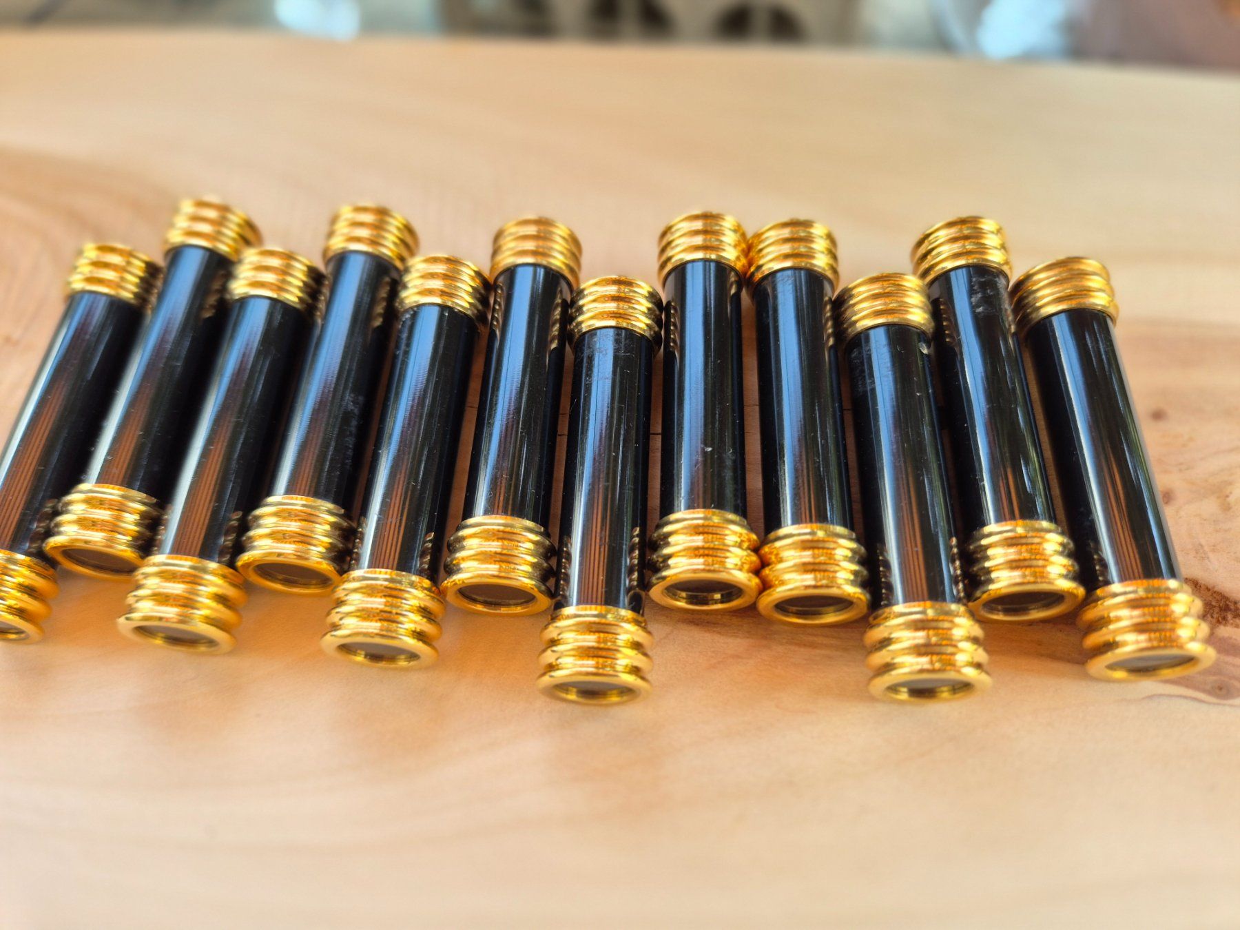 Set di posate: 12 Messerbänke, schwarz-gold – Usato da Bern venduto da aronari 1