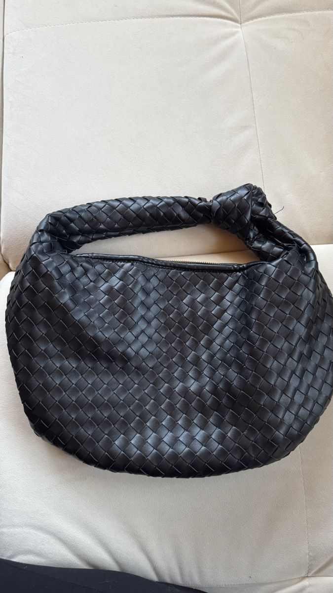 Borse da donna: Handtasche 👜  – Usato da Surcasti venduto da Lenkita