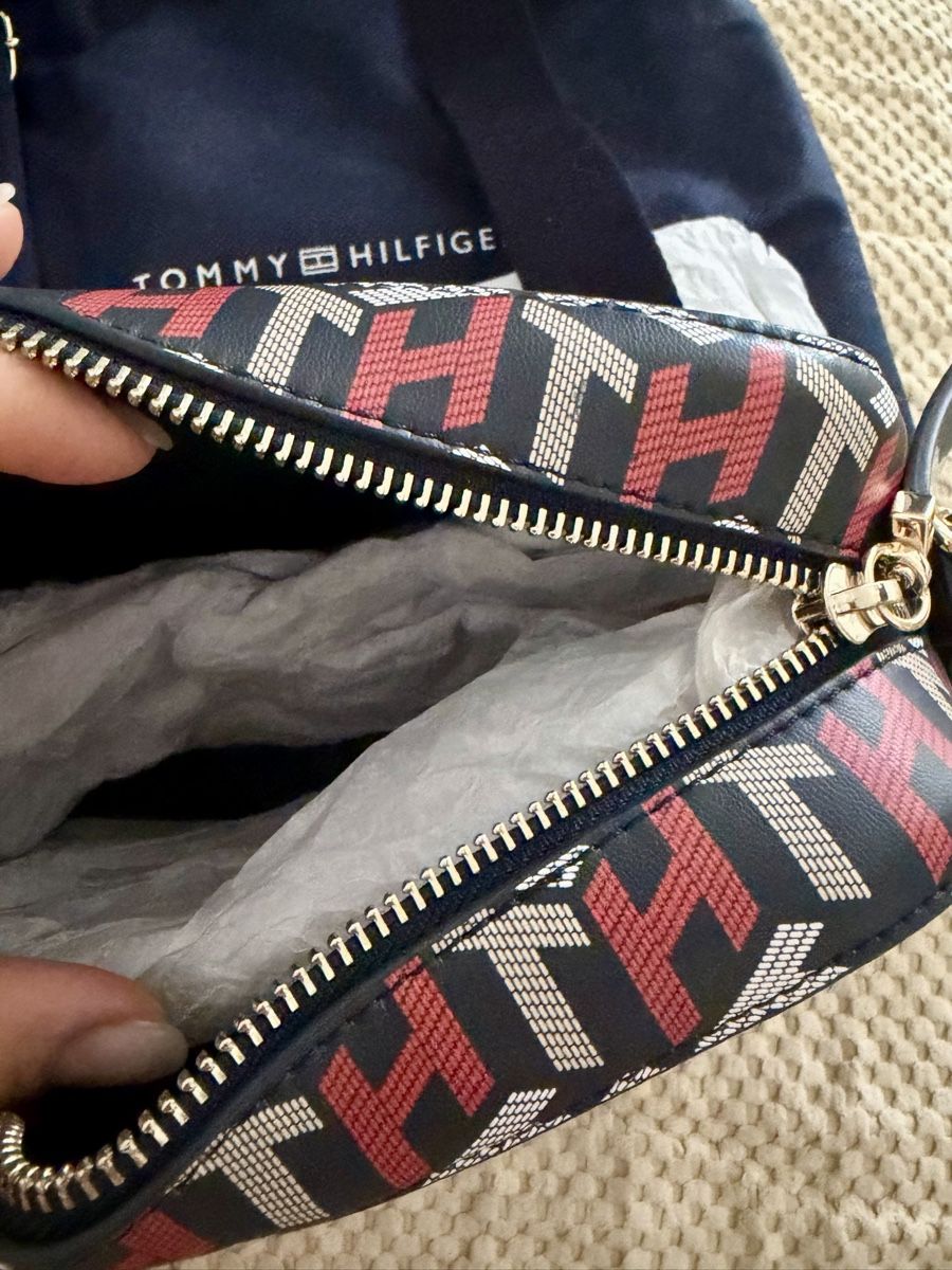 Tommy Hilfiger Borse da donna: Tasche Tommy Hilfiger – Nuovo (secondo la descrizione) da Altstätten SG venduto da ali_f7vk 4